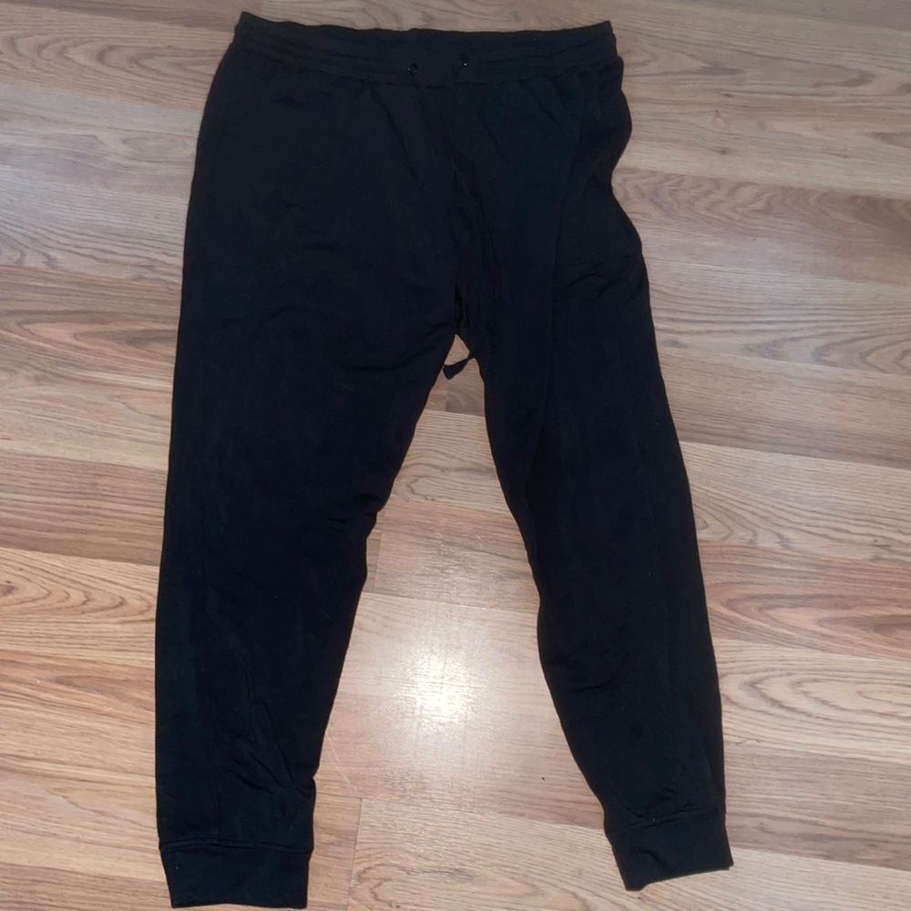 black sweat pants